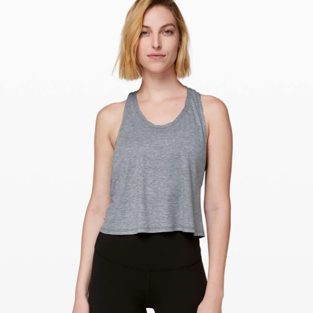 Lululemon wild wish tank- blue - like new - size 8 - Picture 1 of 9